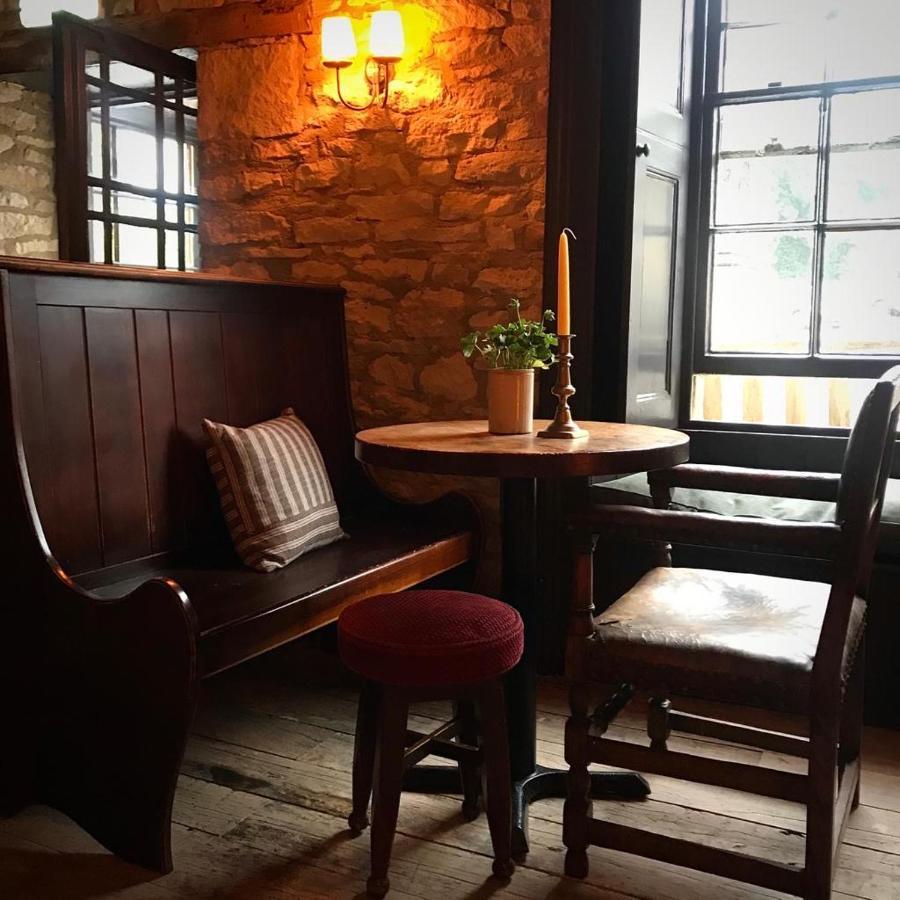 Royal Oak Ramsden Hotel Ngoại thất bức ảnh
