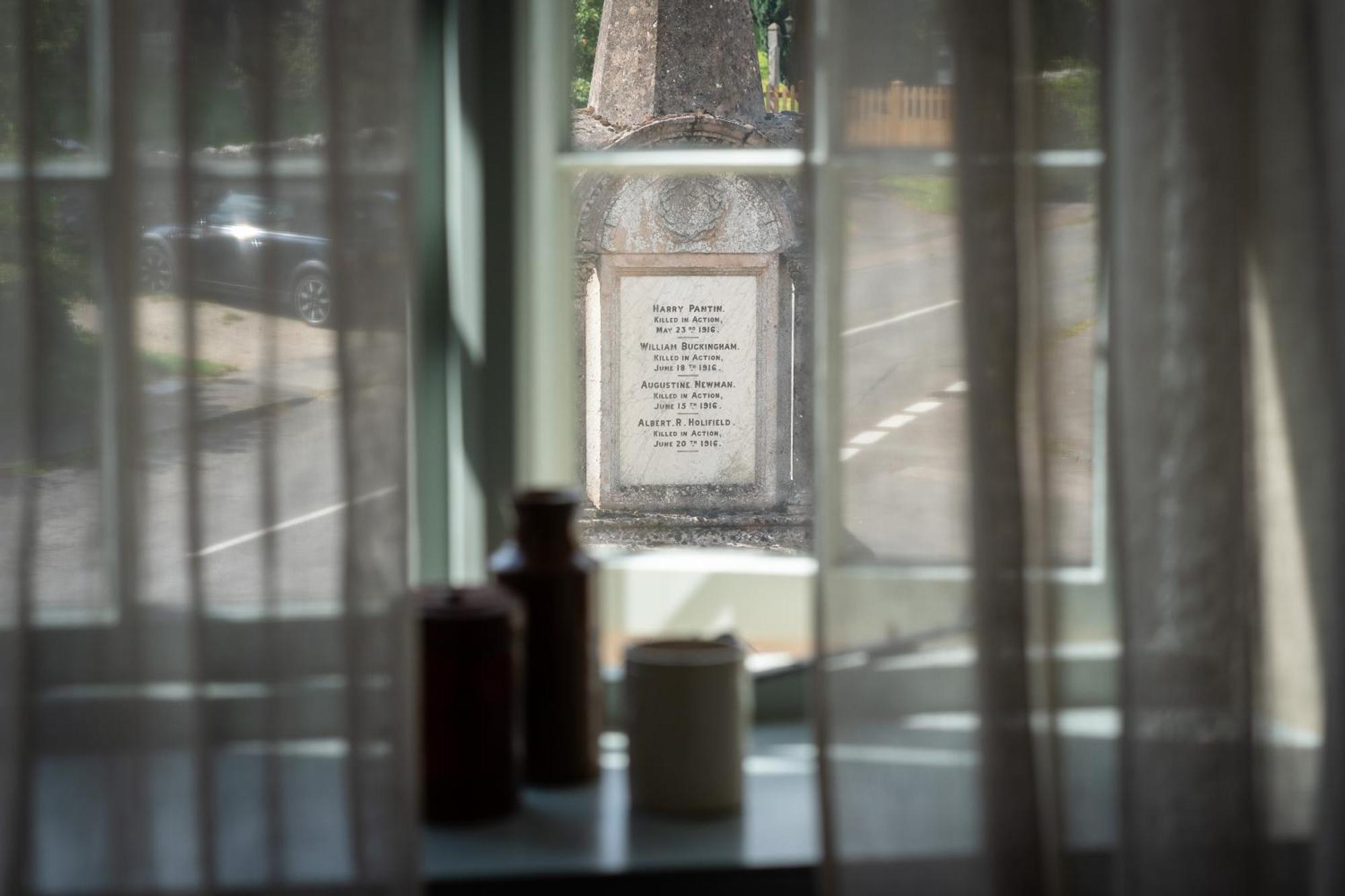 Royal Oak Ramsden Hotel Ngoại thất bức ảnh